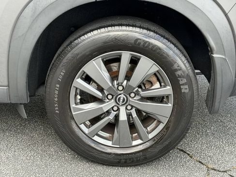 Used 2022 Nissan Pathfinder SV AWD/4WD image 12