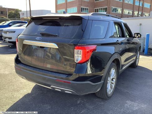 Used 2020 Ford Explorer XLT w/ Equipment Group 202A image 5