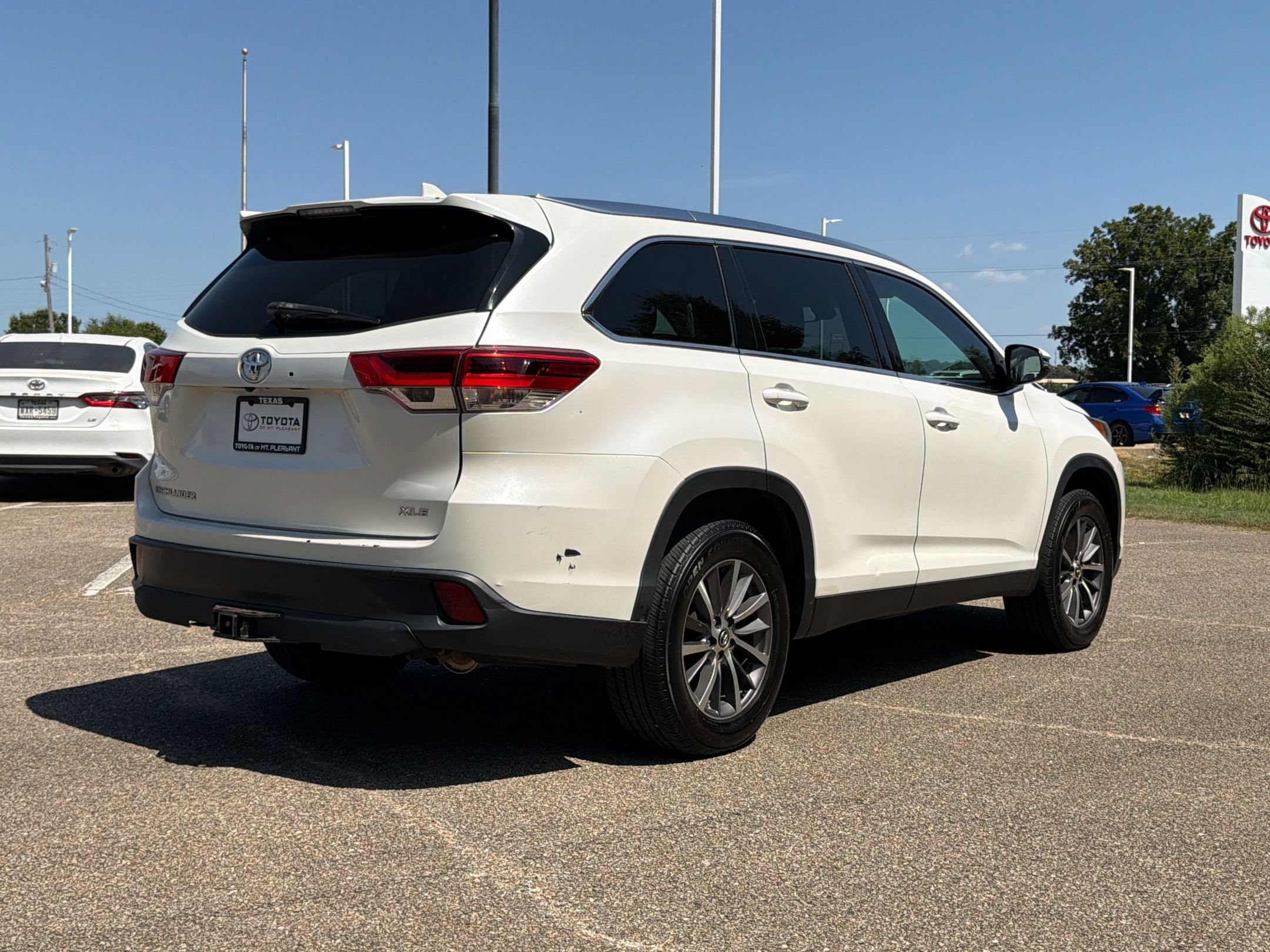 Used 2019 Toyota Highlander XLE FWD image 9