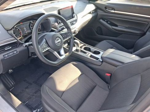 Used 2023 Nissan Altima 2.5 SV image 10