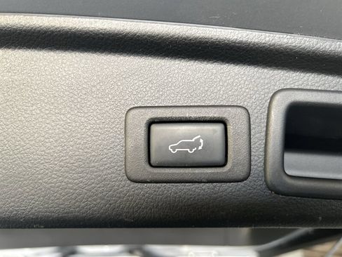 Used 2018 Subaru Forester 2.5i Touring w/ Popular Package #2 image 28