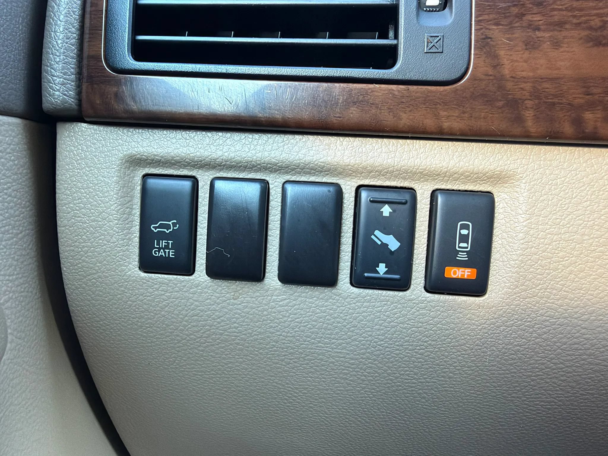 Used 2012 Nissan Armada SL w/ DVD FES Pkg RWD image 25