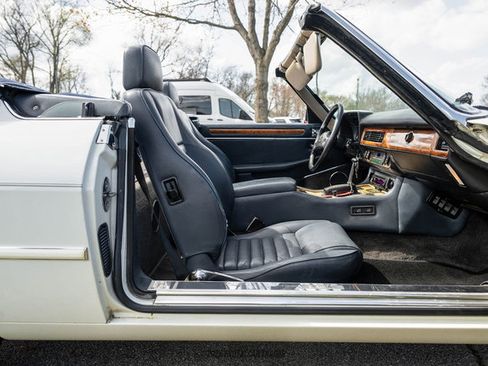 Used 1989 Jaguar XJS V12 Convertible image 45