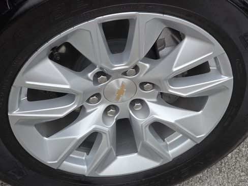 Used 2024 Chevrolet Silverado 1500 Custom image 3