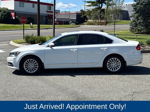 Used 2016 Volkswagen Passat 1.8T SE FWD image 4