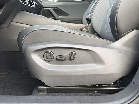 New 2026 Volkswagen Tiguan SE R-Line FWD image 22