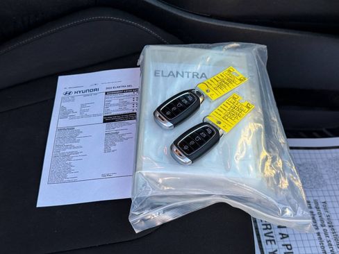 Used 2022 Hyundai Elantra SEL w/ Convenience Package FWD image 27