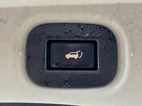 Used 2017 Nissan Rogue SL w/ SL Premium Package FWD image 31