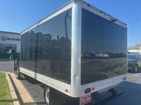 Used 2021 Ford Transit 250 RWD image 5