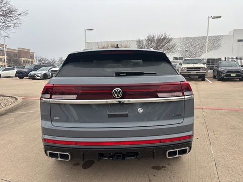 Used 2024 Volkswagen Atlas Cross Sport SEL R-Line image 6