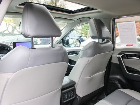 Used 2023 Toyota RAV4 XLE Premium image 36