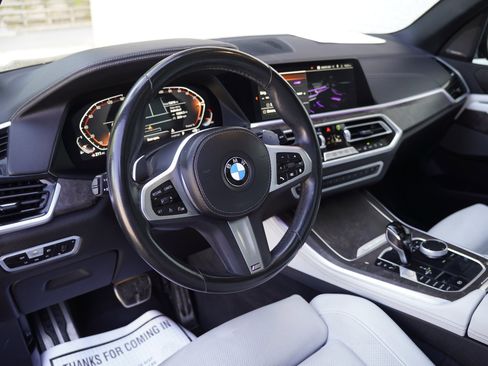 Used 2023 BMW X5 sDrive40i w/ M Sport Package RWD image 3