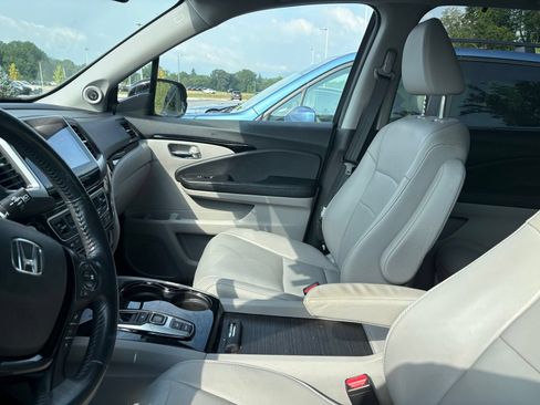 Used 2018 Honda Pilot Touring image 8