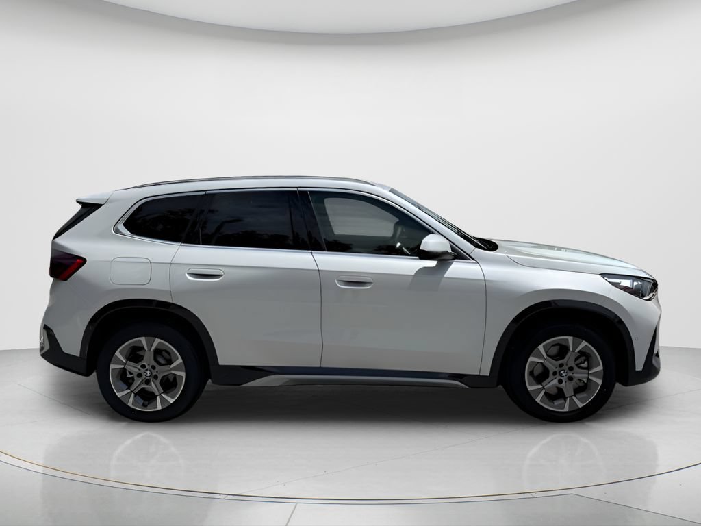 New 2026 BMW X1 xDrive28i w/ Technology Package AWD/4WD image 4