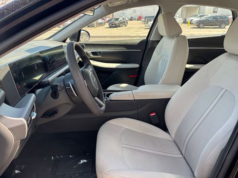Used 2025 Hyundai Sonata SEL FWD image 27