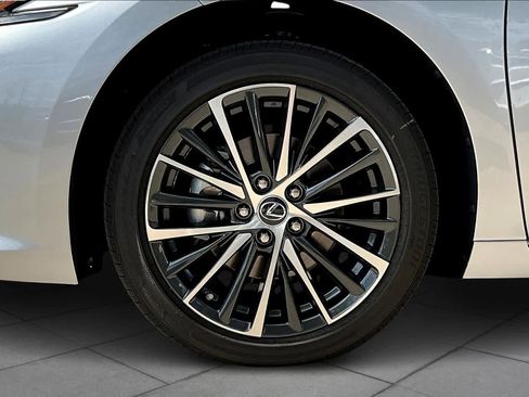 New 2025 Lexus ES 350 w/ Premium Package image 21
