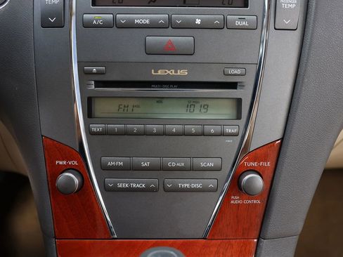 Used 2010 Lexus ES 350 image 32