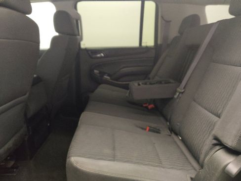 Used 2016 Chevrolet Suburban LS image 18