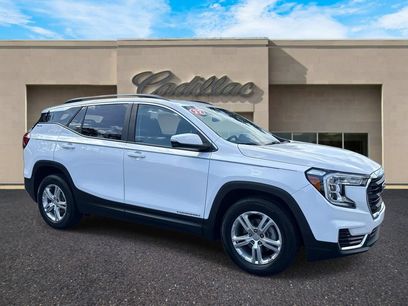 Used 2022 GMC Terrain SLE w/ Driver Convenience Package