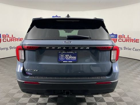 New 2026 Ford Explorer Active RWD image 4
