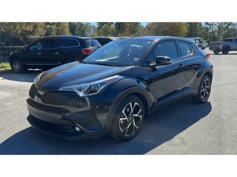 Used 2019 Toyota C-HR Limited image 4