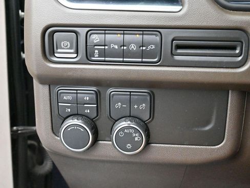 Used 2021 Chevrolet Tahoe Z71 AWD/4WD image 23
