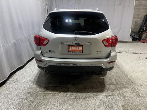 Used 2019 Nissan Pathfinder SL AWD/4WD image 7
