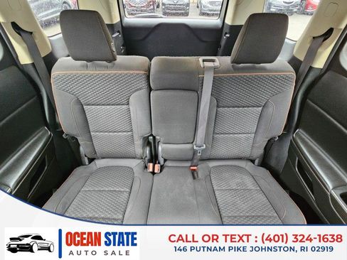 Used 2017 GMC Acadia SLE w/ Driver Alert Package I AWD/4WD image 17