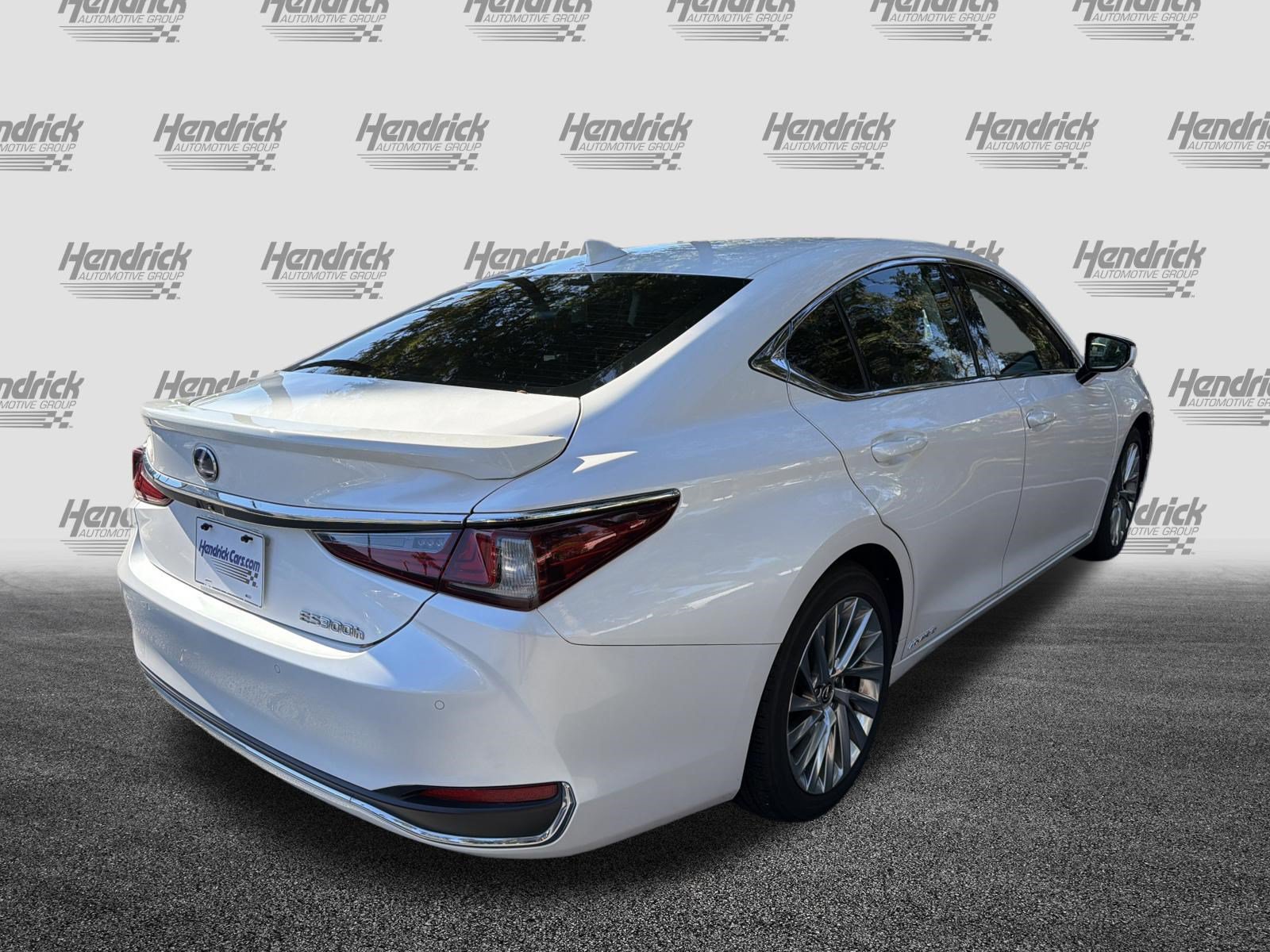 Used 2021 Lexus ES 300h w/ Accessory Package FWD image 9