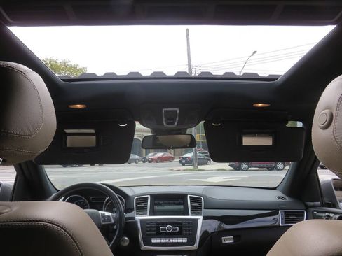 Used 2016 Mercedes-Benz GL 450 4MATIC image 13