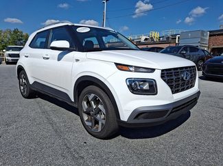 Certified 2025 Hyundai Venue SEL image 1