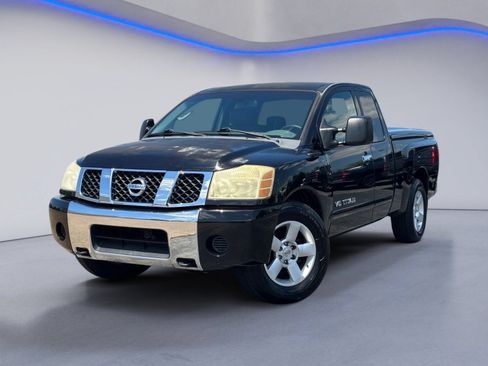 Used 2006 Nissan Titan SE RWD image 2