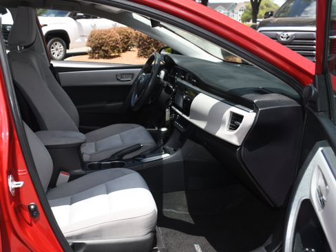 Used 2016 Toyota Corolla LE FWD image 19