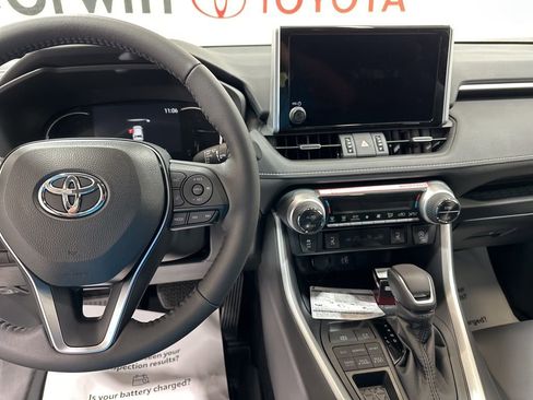 Used 2025 Toyota RAV4 XLE Premium image 27