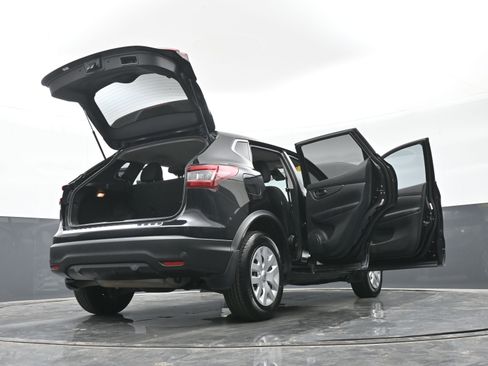 Used 2020 Nissan Rogue Sport S image 49