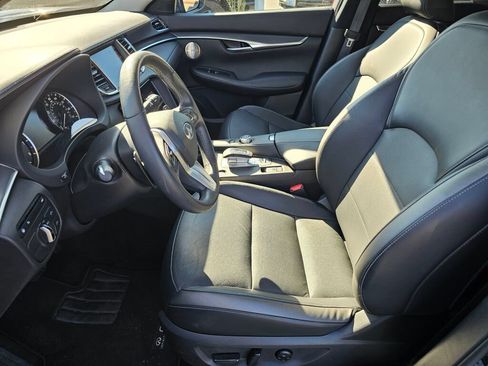 Used 2024 INFINITI QX50 Luxe w/ Accent Package AWD/4WD image 17