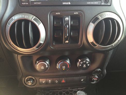 Used 2017 Jeep Wrangler Unlimited Sport w/ Quick Order Package 24S AWD/4WD image 30