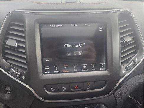 Used 2019 Jeep Cherokee Trailhawk image 20