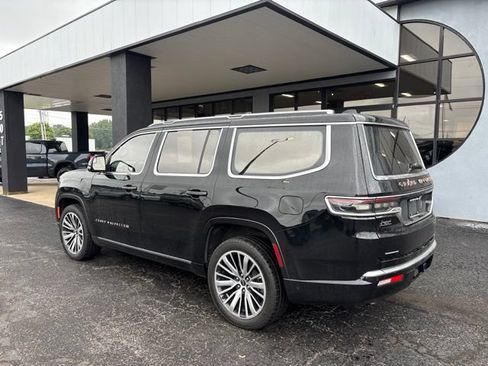 Used 2022 Jeep Grand Wagoneer Series III AWD/4WD image 5