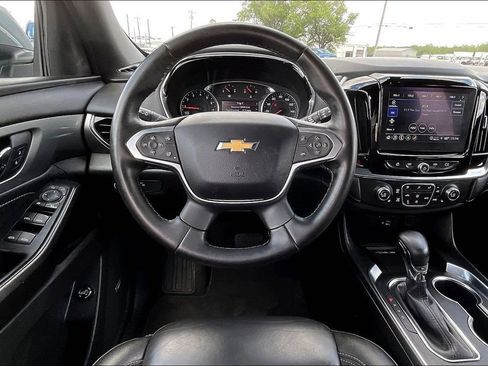 Used 2023 Chevrolet Traverse LT w/ LT Premium Package AWD/4WD image 8