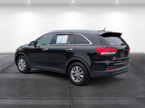 Used 2016 Kia Sorento FWD image 3
