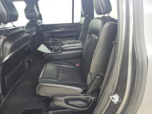 Used 2023 Jeep Grand Wagoneer L Series II image 6