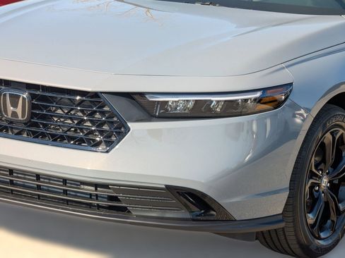 New 2025 Honda Accord SE image 11