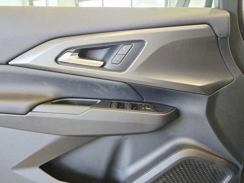 New 2026 Chevrolet Equinox EV LT image 20