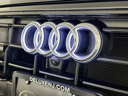 Used 2023 Audi Q8 Premium Plus w/ Premium Plus Package image 35