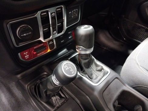 Used 2024 Jeep Wrangler Willys image 18