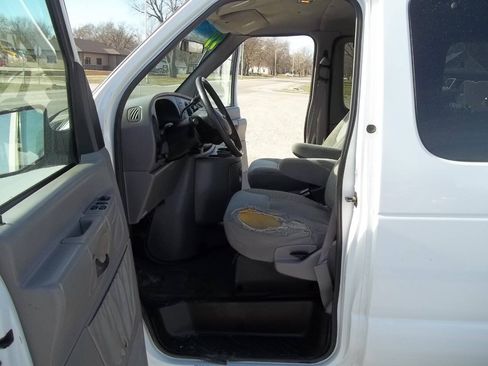 Used 1999 Ford E-350 and Econoline 350 XL RWD image 11