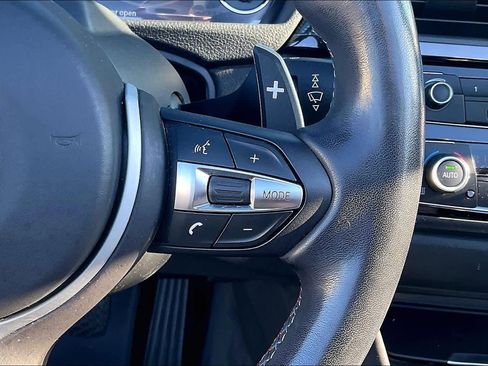 Used 2017 BMW M4 Convertible image 21