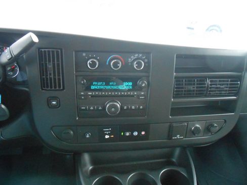 Used 2017 Chevrolet Express 3500 LT w/ LT Preferred Equipment Group image 16