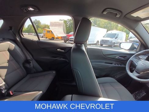 Certified 2023 Chevrolet Equinox RS AWD/4WD image 16